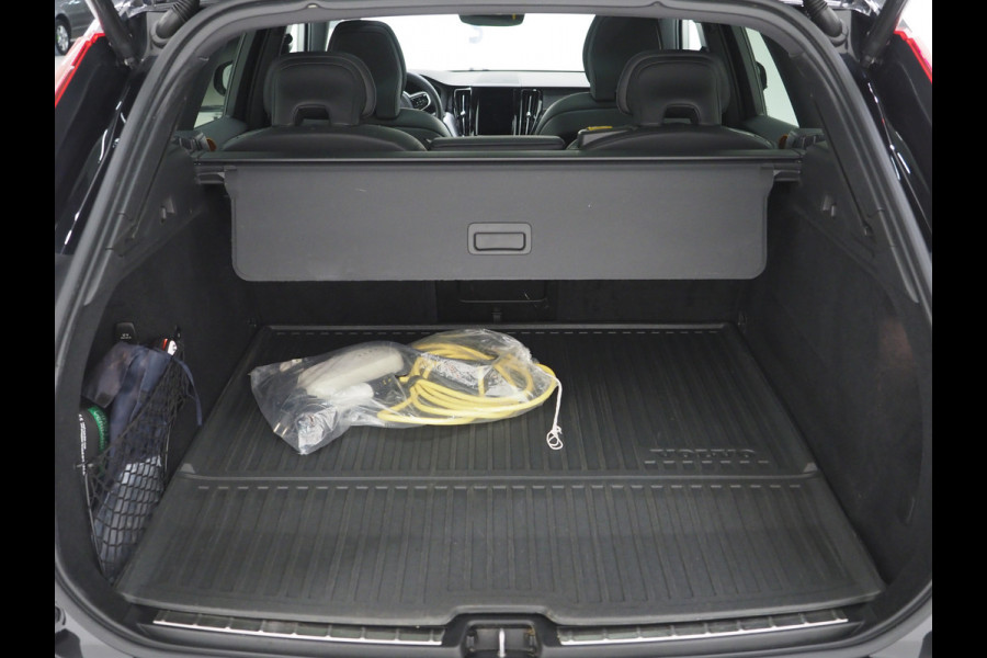 Volvo XC60 2.0 T8 AWD Polestar Engineered Long Range | Panoramadak | Harman/Kardon | Pilot Assist | 360 | Keyless | Carplay