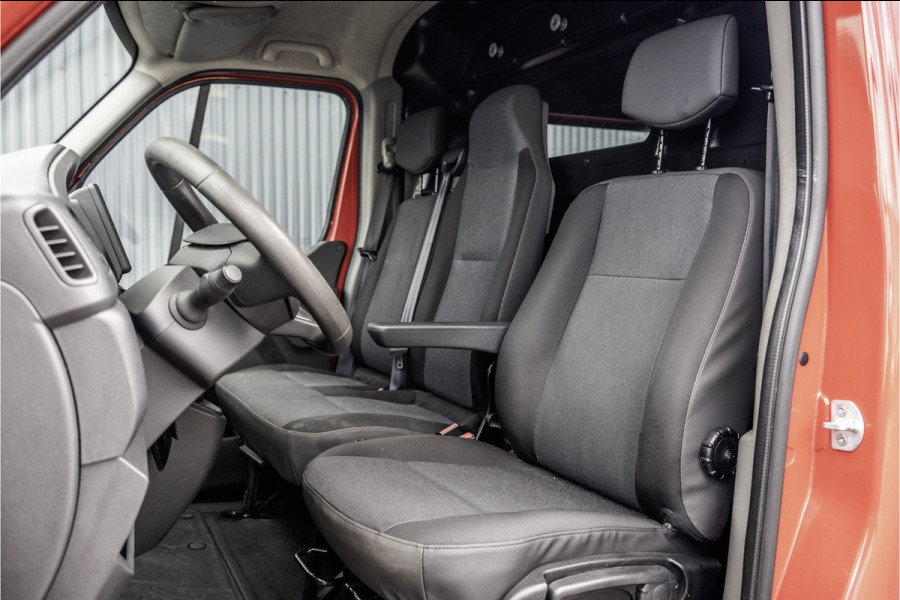 Renault Master T35 dCi | L2H2 | Camera | Navi | LED | 3-Zits | Airco | PDC | Euro 6