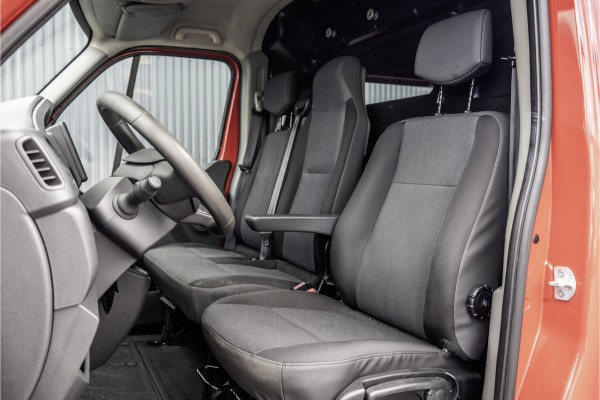 Renault Master T35 dCi | L2H2 | Camera | Navi | LED | 3-Zits | Airco | PDC | Euro 6