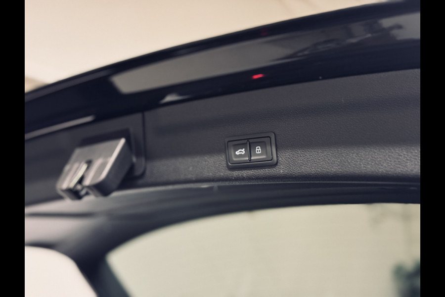 Audi A6 Avant 55 TFSI e Q. S-Line 3x | Panorama | Valcona | Trekhaak
