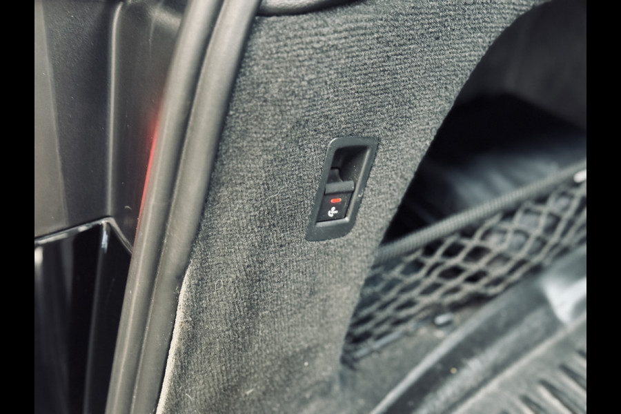 Audi A6 Avant 55 TFSI e Q. S-Line 3x | Panorama | Valcona | Trekhaak