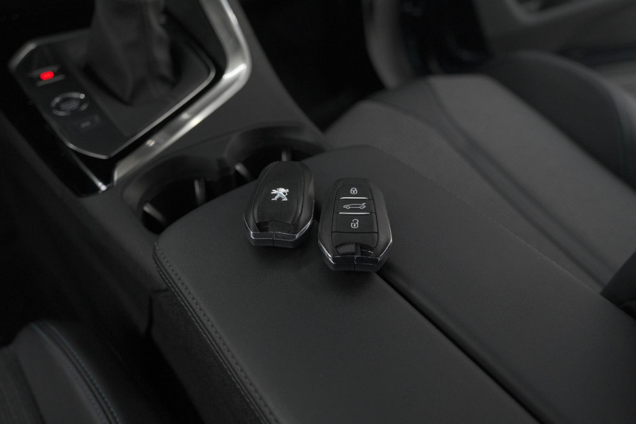 Peugeot 3008 PureTech 130 Allure Pack Business | Camera | Elektrische Kofferklep | Dodehoekdetectie | Apple Carplay