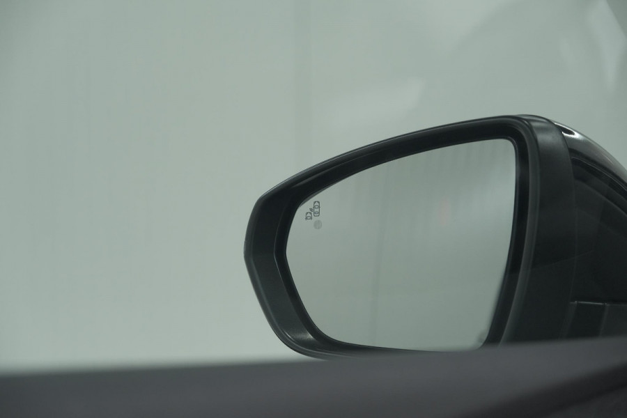 Peugeot 3008 PureTech 130 Allure Pack Business | Camera | Elektrische Kofferklep | Dodehoekdetectie | Apple Carplay