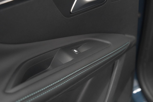 Peugeot 3008 PureTech 130 Allure Pack Business | Camera | Elektrische Kofferklep | Dodehoekdetectie | Apple Carplay