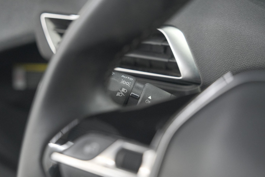 Peugeot 3008 PureTech 130 Allure Pack Business | Camera | Elektrische Kofferklep | Dodehoekdetectie | Apple Carplay