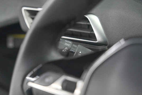 Peugeot 3008 PureTech 130 Allure Pack Business | Camera | Elektrische Kofferklep | Dodehoekdetectie | Apple Carplay