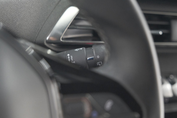 Peugeot 3008 PureTech 130 Allure Pack Business | Camera | Elektrische Kofferklep | Dodehoekdetectie | Apple Carplay