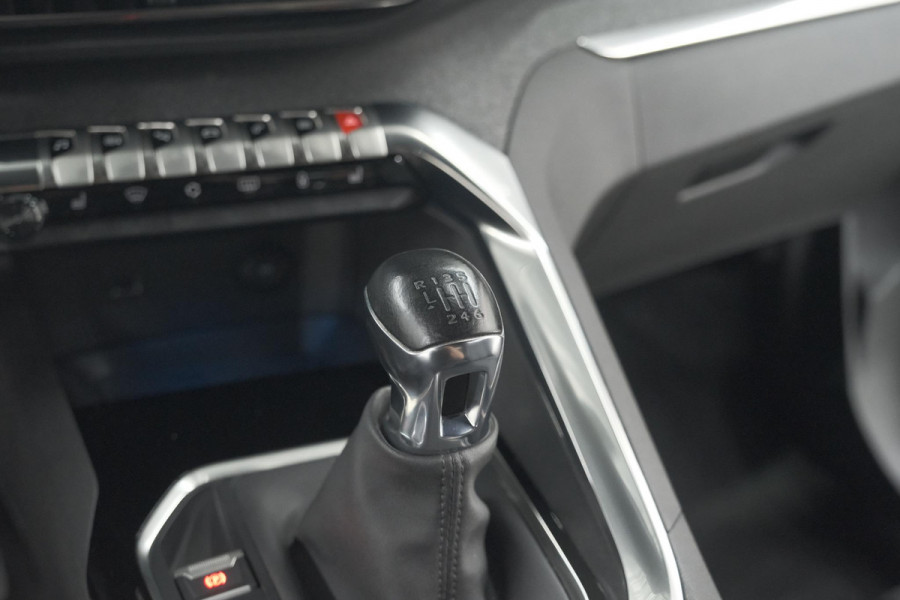 Peugeot 3008 PureTech 130 Allure Pack Business | Camera | Elektrische Kofferklep | Dodehoekdetectie | Apple Carplay