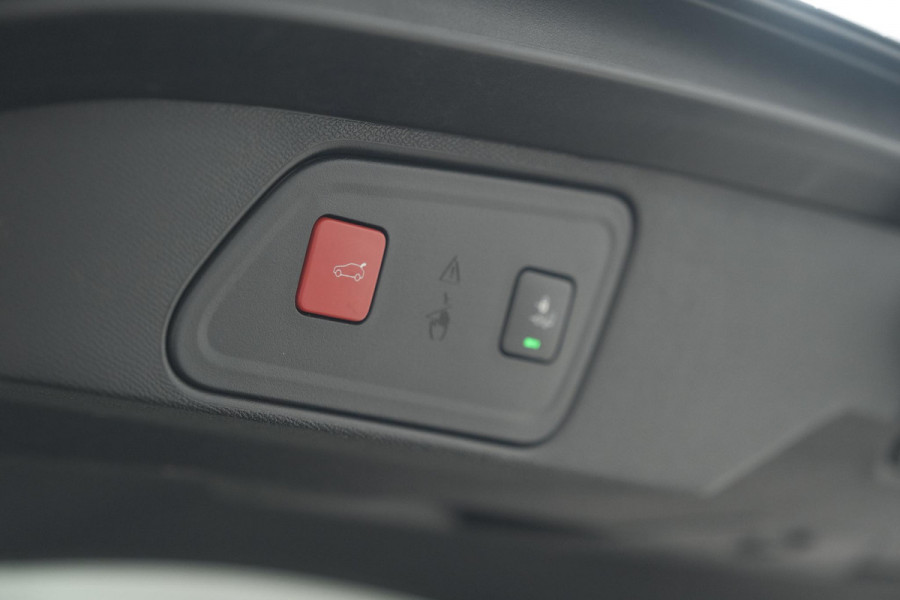 Peugeot 3008 PureTech 130 Allure Pack Business | Camera | Elektrische Kofferklep | Dodehoekdetectie | Apple Carplay