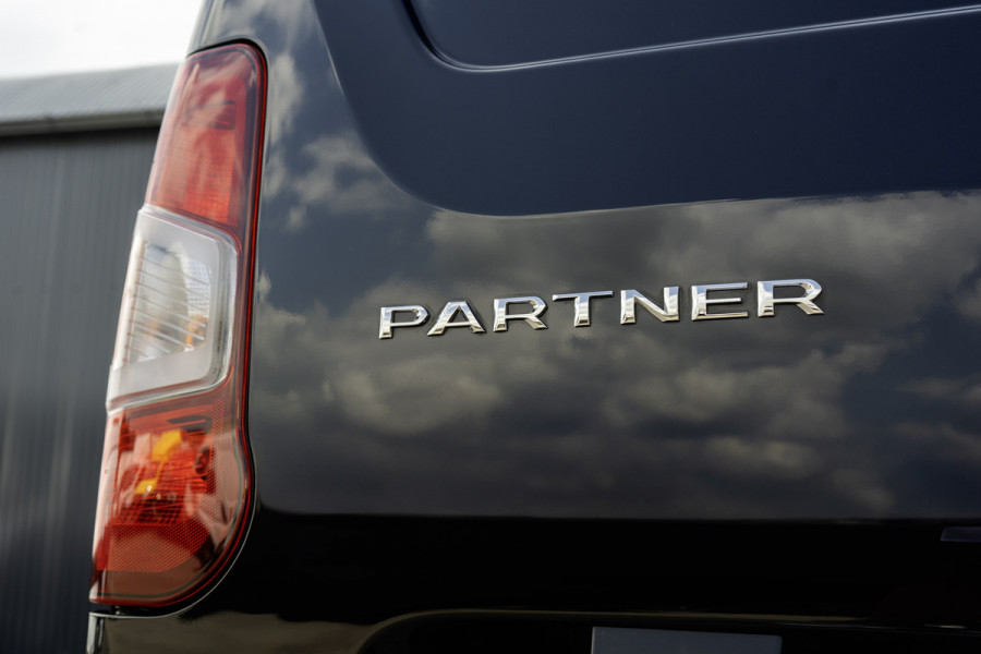 Peugeot Partner 1.5 BlueHDi L2H1 | Navigatie | Cruise | 3-Zits | Airco | PDC | Euro 6