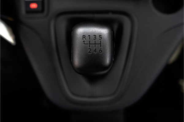 Peugeot Partner 1.5 BlueHDi L2H1 | Navigatie | Cruise | 3-Zits | Airco | PDC | Euro 6
