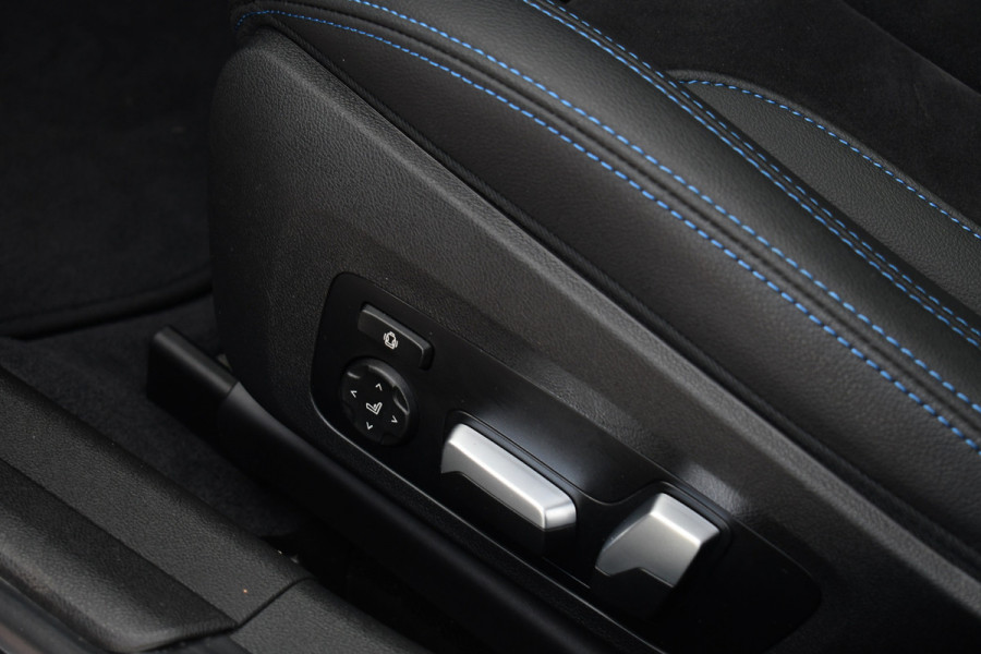 BMW 3 Serie Touring 330e M-Sport Pano ACC El-zetel HUD 19inch Camera Adp-onderstel
