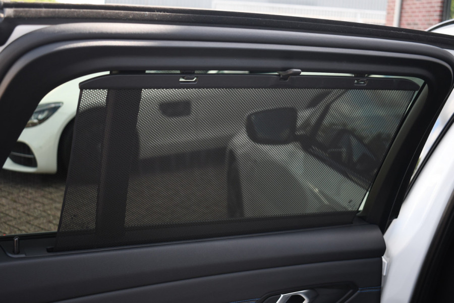 BMW 3 Serie Touring 330e M-Sport Pano ACC El-zetel HUD 19inch Camera Adp-onderstel