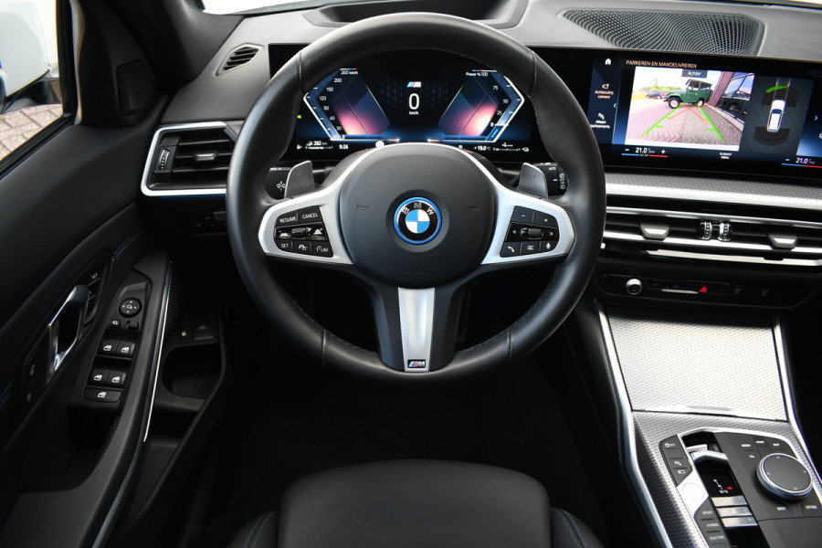 BMW 3 Serie Touring 330e M-Sport Pano ACC El-zetel HUD 19inch Camera Adp-onderstel