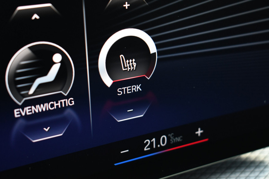 BMW 3 Serie Touring 330e M-Sport Pano ACC El-zetel HUD 19inch Camera Adp-onderstel
