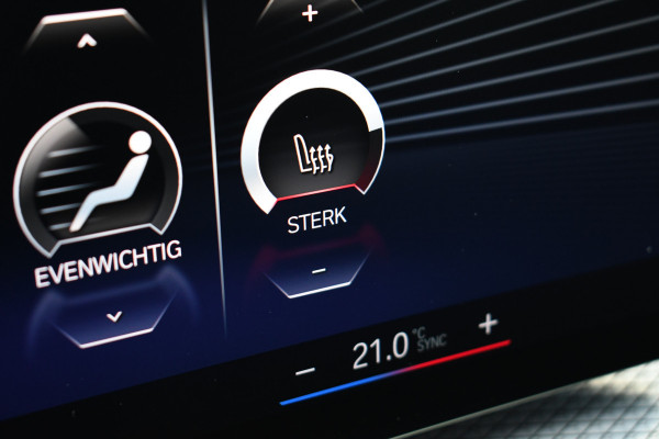 BMW 3 Serie Touring 330e M-Sport Pano ACC El-zetel HUD 19inch Camera Adp-onderstel