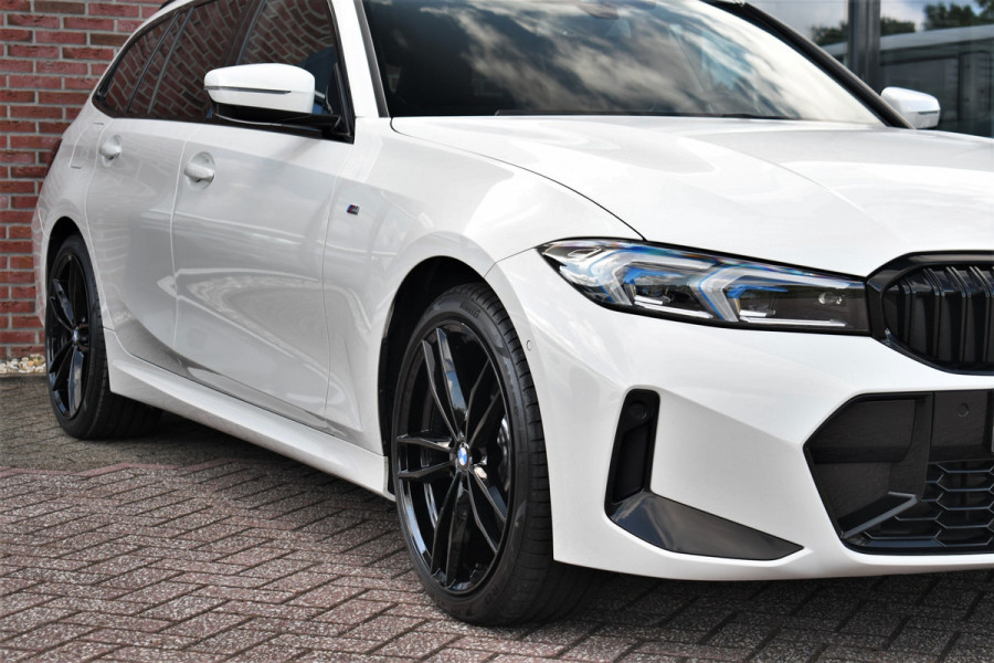 BMW 3 Serie Touring 330e M-Sport Pano ACC El-zetel HUD 19inch Camera Adp-onderstel