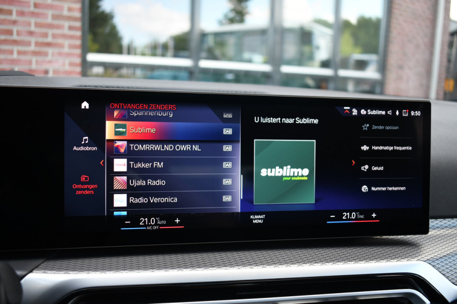 BMW 3 Serie Touring 330e M-Sport Pano ACC El-zetel HUD 19inch Camera Adp-onderstel