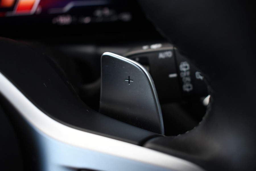 BMW 3 Serie Touring 330e M-Sport Pano ACC El-zetel HUD 19inch Camera Adp-onderstel