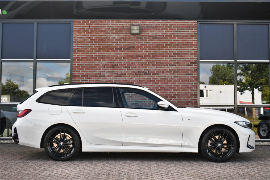 BMW 3 Serie Touring 330e M-Sport Pano ACC El-zetel HUD 19inch Camera Adp-onderstel