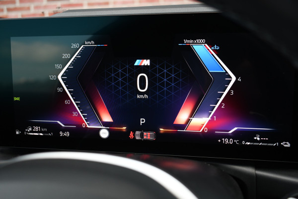 BMW 3 Serie Touring 330e M-Sport Pano ACC El-zetel HUD 19inch Camera Adp-onderstel