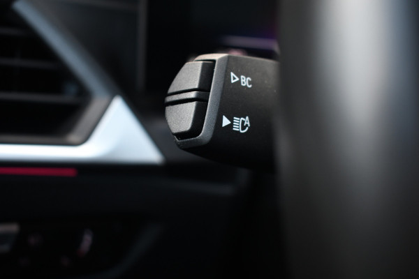 BMW 3 Serie Touring 330e M-Sport Pano ACC El-zetel HUD 19inch Camera Adp-onderstel