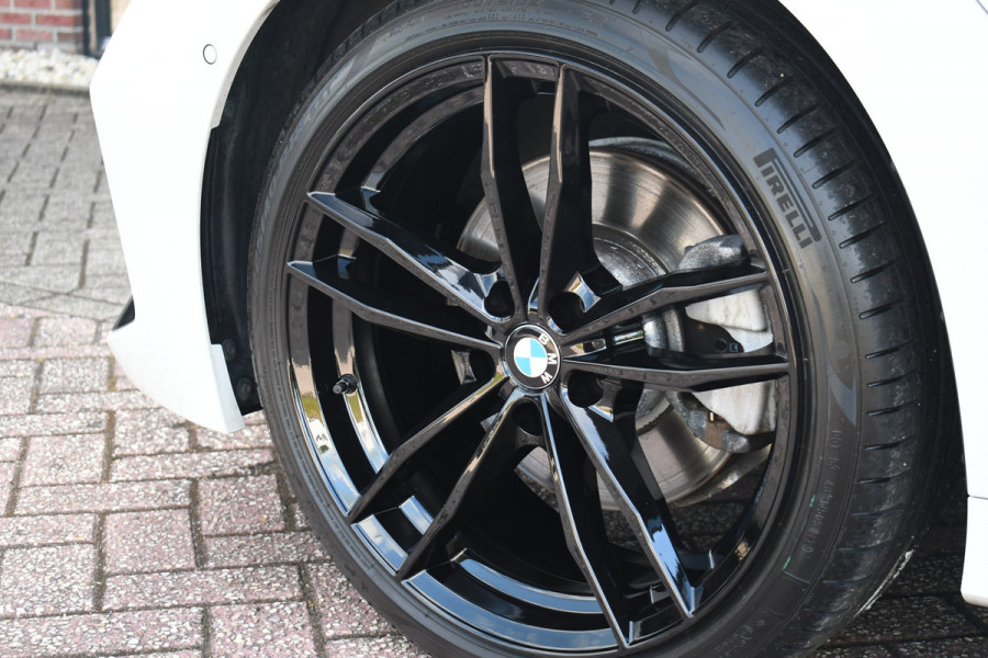BMW 3 Serie Touring 330e M-Sport Pano ACC El-zetel HUD 19inch Camera Adp-onderstel