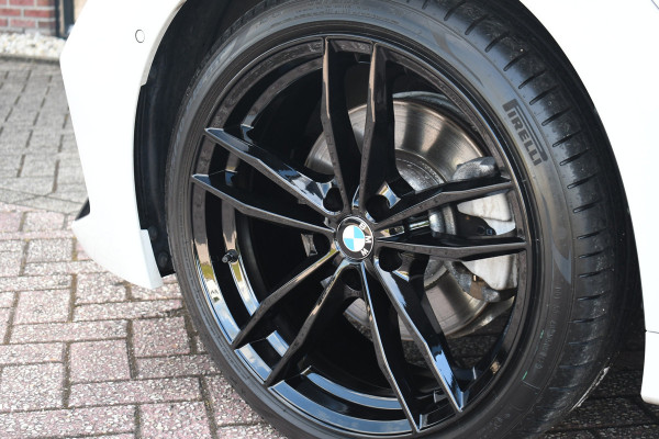 BMW 3 Serie Touring 330e M-Sport Pano ACC El-zetel HUD 19inch Camera Adp-onderstel