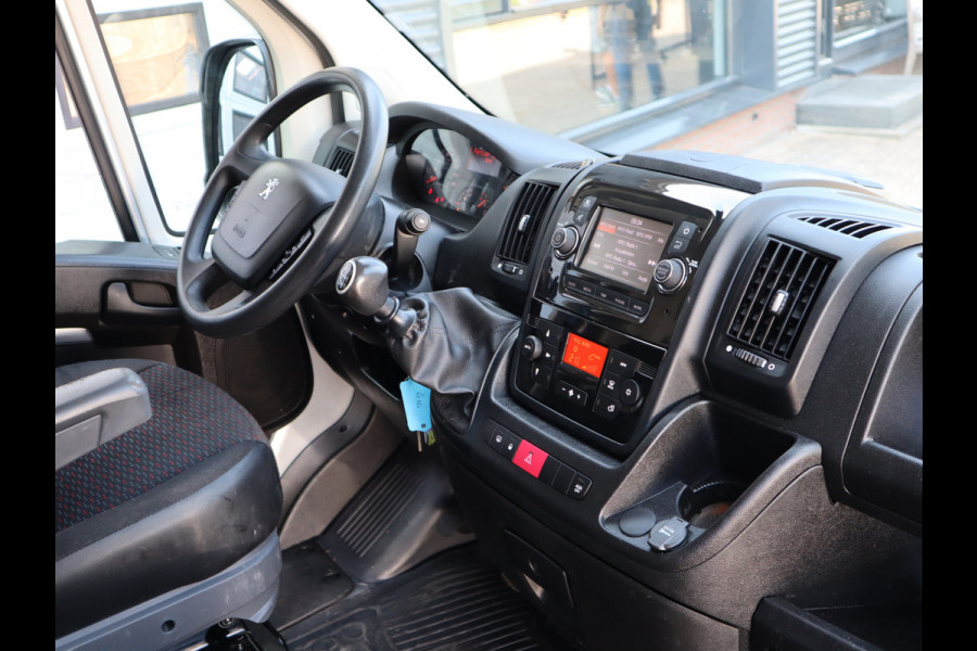 Peugeot Boxer 330 2.2 BlueHDi 141pk Euro 6 L2H2 - Imperiaal - Trekhaak - NAP