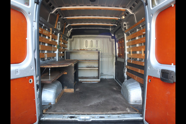 Peugeot Boxer 330 2.2 BlueHDi 141pk Euro 6 L2H2 - Imperiaal - Trekhaak - NAP