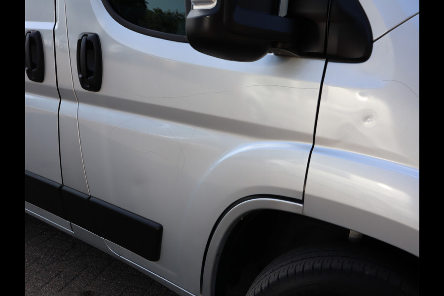 Peugeot Boxer 330 2.2 BlueHDi 141pk Euro 6 L2H2 - Imperiaal - Trekhaak - NAP