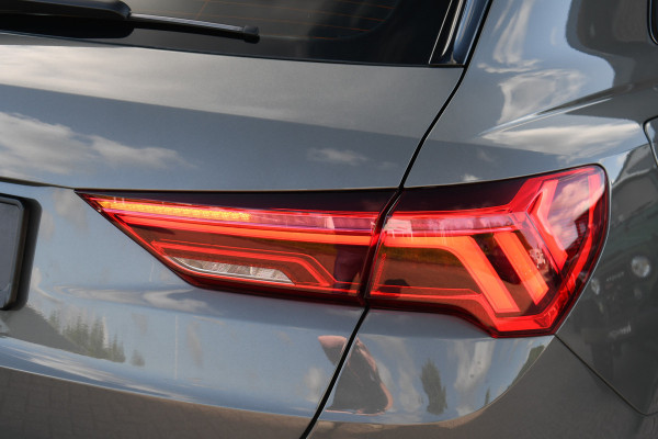 Audi Q3 45 TFSI quattro S-Line Pano Trekh ACC B&O 21inch m-LED Camera