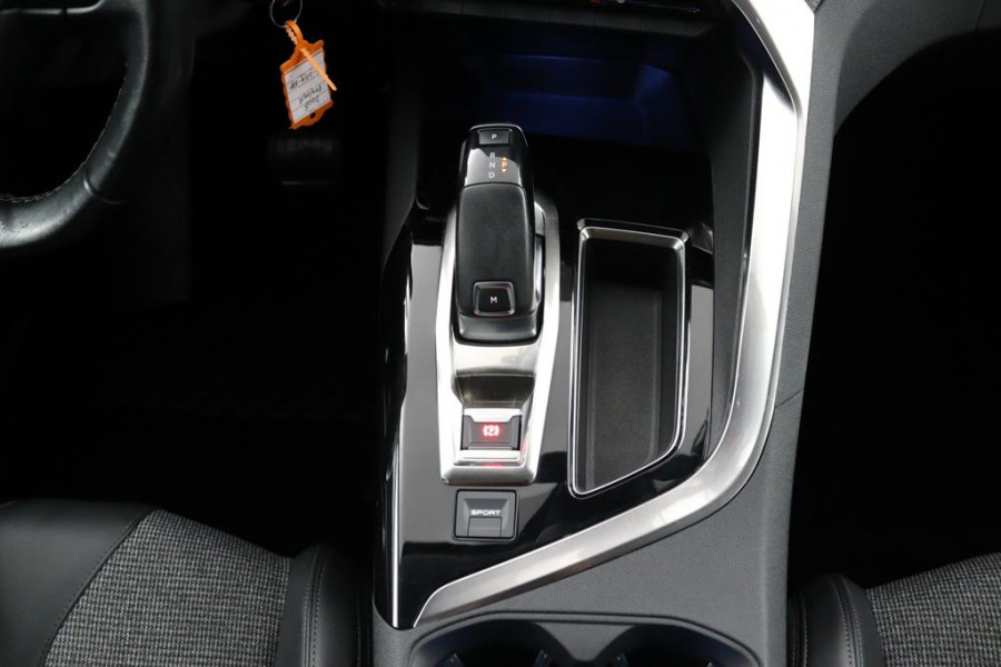 Peugeot 3008 1.2 PureTech*AUTOMAAT*GT CRUISE*HAAK*ECC*NAVI*CAM*