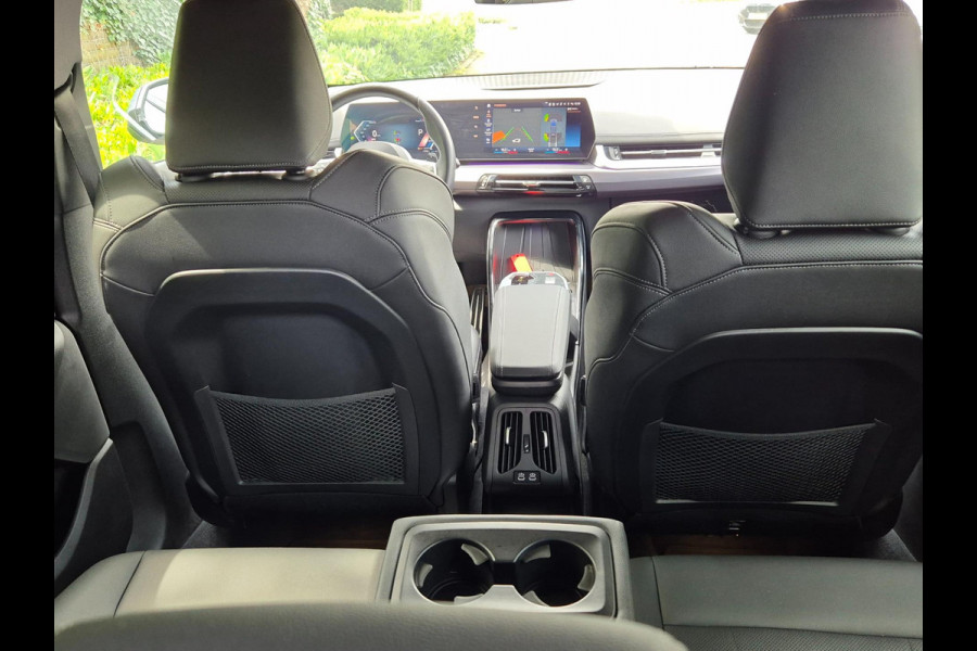 BMW 2 Serie Active Tourer M Sport ACC Line Assist CarPlay Trekhaak Cam H&K Sparkling copper grey Fabriek garantie 2026