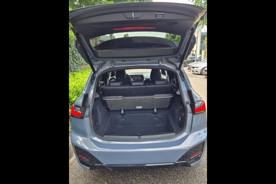 BMW 2 Serie Active Tourer M Sport ACC Line Assist CarPlay Trekhaak Cam H&K Sparkling copper grey Fabriek garantie 2026