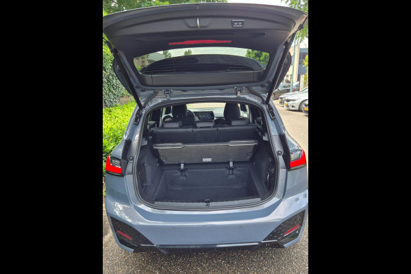 BMW 2 Serie Active Tourer M Sport ACC Line Assist CarPlay Trekhaak Cam H&K Sparkling copper grey Fabriek garantie 2026