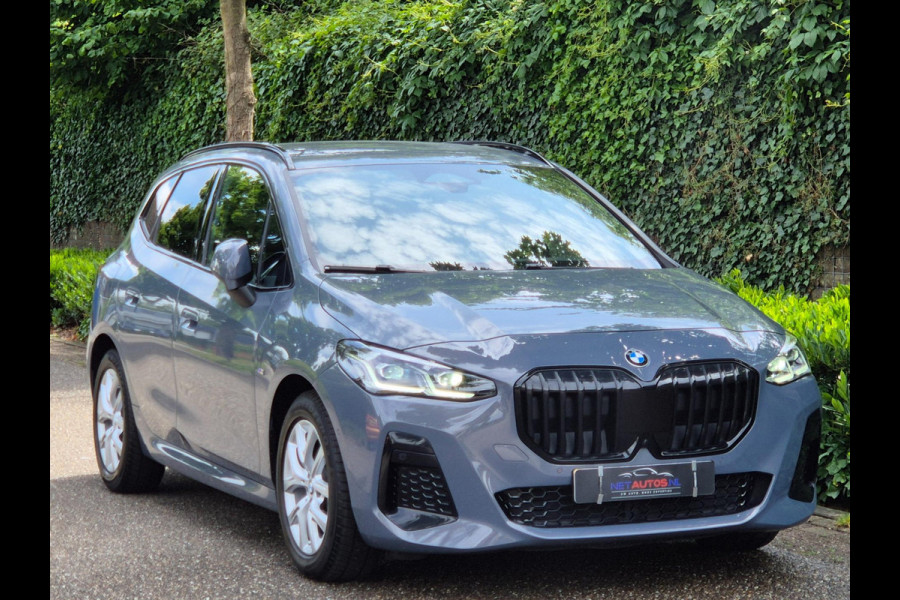 BMW 2 Serie Active Tourer M Sport ACC Line Assist CarPlay Trekhaak Cam H&K Sparkling copper grey Fabriek garantie 2026