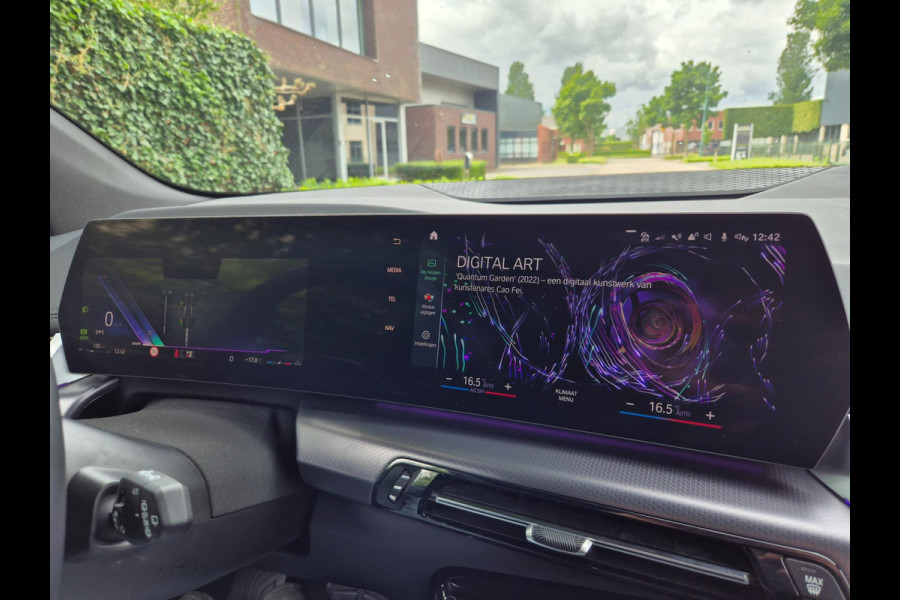 BMW 2 Serie Active Tourer M Sport ACC Line Assist CarPlay Trekhaak Cam H&K Sparkling copper grey Fabriek garantie 2026