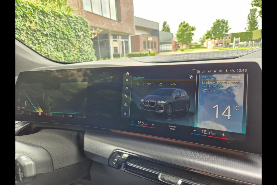 BMW 2 Serie Active Tourer M Sport ACC Line Assist CarPlay Trekhaak Cam H&K Sparkling copper grey Fabriek garantie 2026