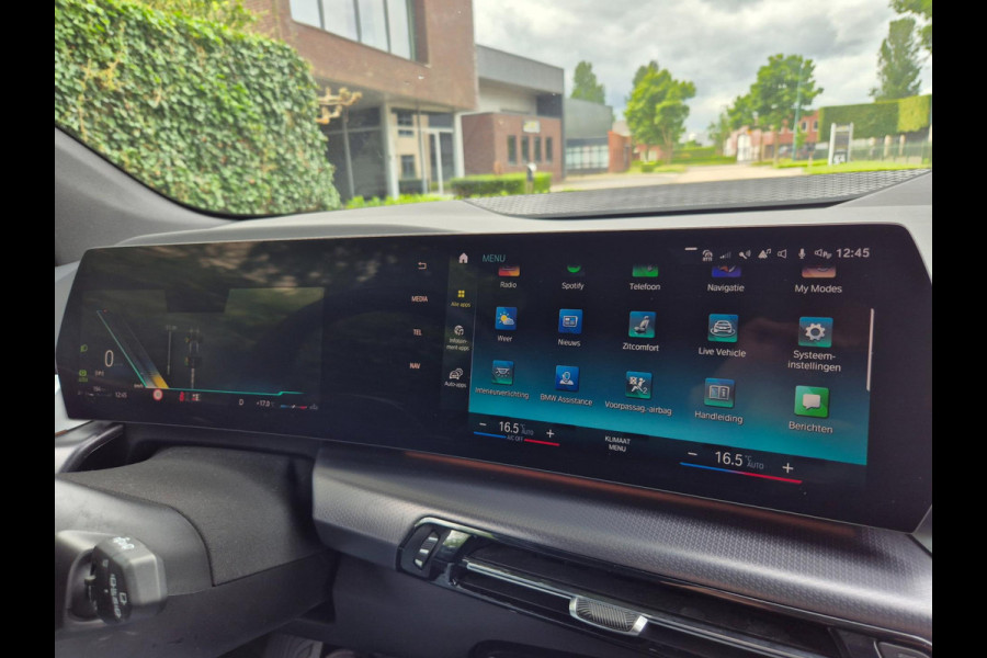 BMW 2 Serie Active Tourer M Sport ACC Line Assist CarPlay Trekhaak Cam H&K Sparkling copper grey Fabriek garantie 2026