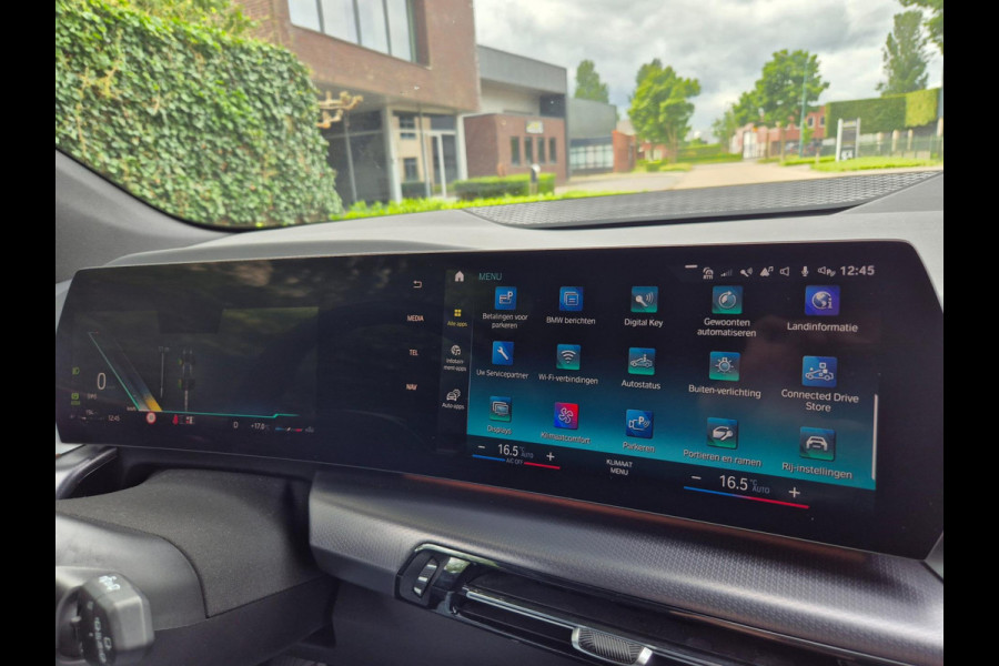 BMW 2 Serie Active Tourer M Sport ACC Line Assist CarPlay Trekhaak Cam H&K Sparkling copper grey Fabriek garantie 2026