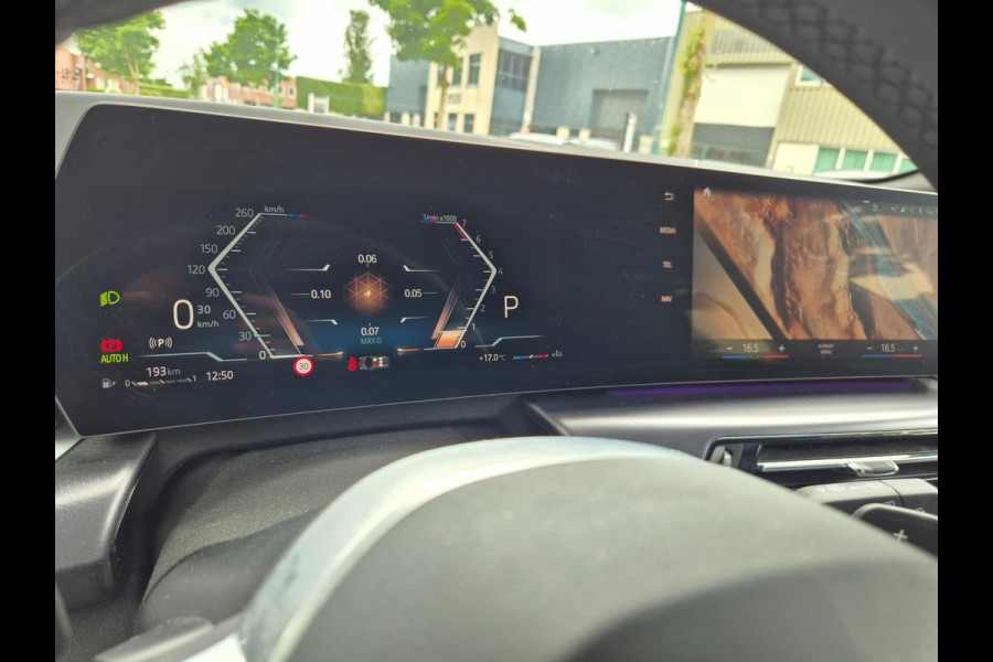 BMW 2 Serie Active Tourer M Sport ACC Line Assist CarPlay Trekhaak Cam H&K Sparkling copper grey Fabriek garantie 2026