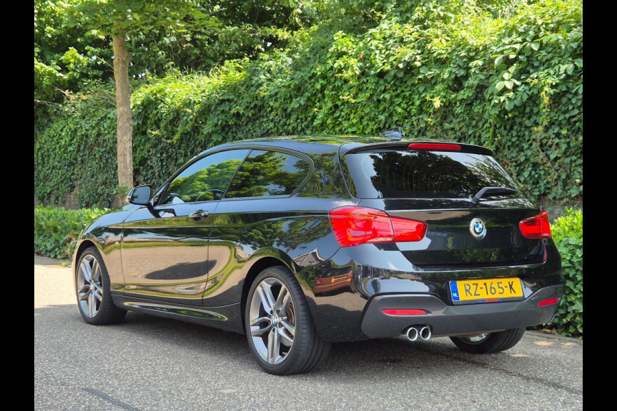 BMW 1-serie 120i High Executive M Pakket Coupe Apple CarPlay Harman & Kardon LED NAP NL