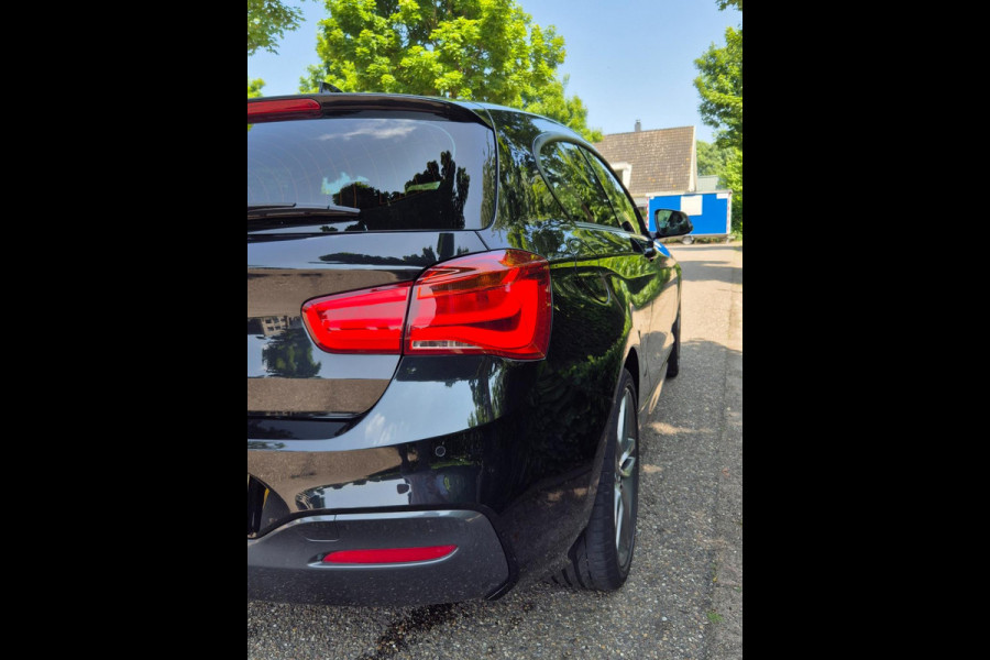 BMW 1-serie 120i High Executive M Pakket Coupe Apple CarPlay Harman & Kardon LED NAP NL