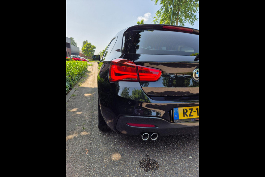BMW 1-serie 120i High Executive M Pakket Coupe Apple CarPlay Harman & Kardon LED NAP NL