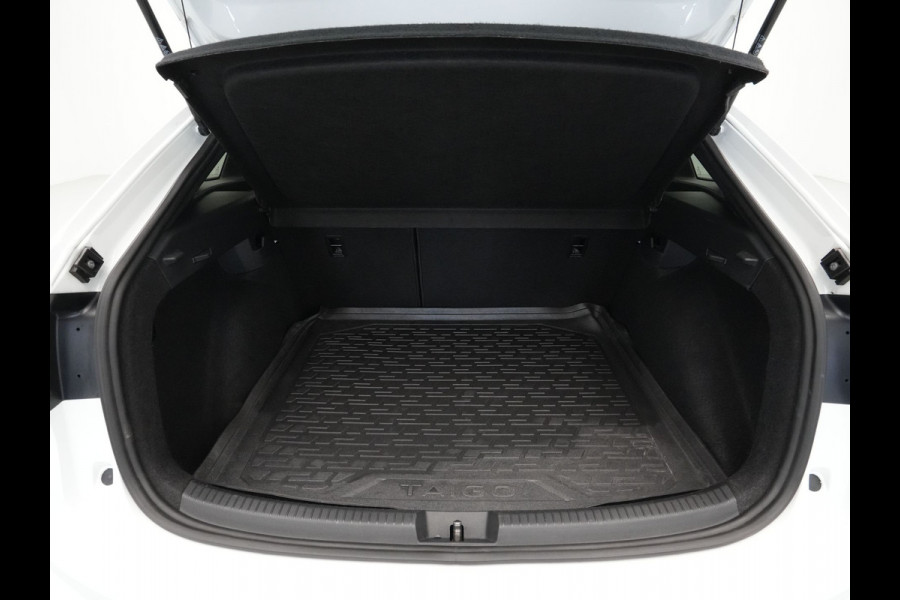 Volkswagen Taigo 1.0 TSI 110pk DSG R-Line Navigatie Panoramadak Camera Keyless Clima Carplay 215