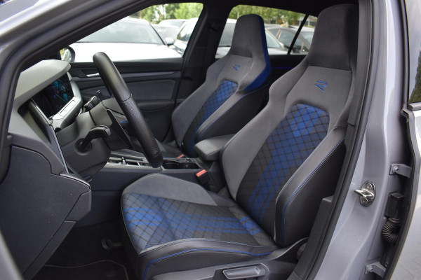 Volkswagen Golf 1.5 eTSI R-Line Pano HUD H&K Lane Camera