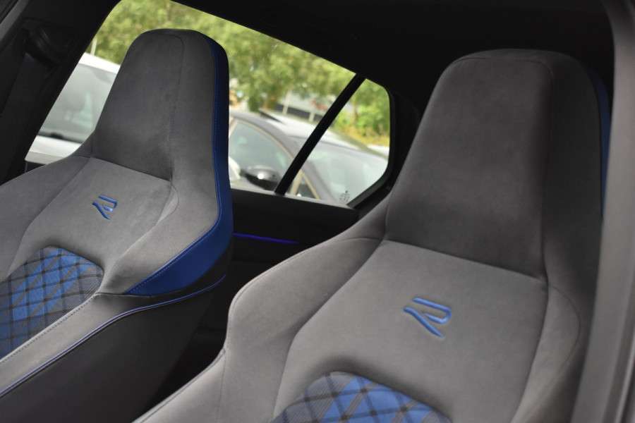 Volkswagen Golf 1.5 eTSI R-Line Pano HUD H&K Lane Camera