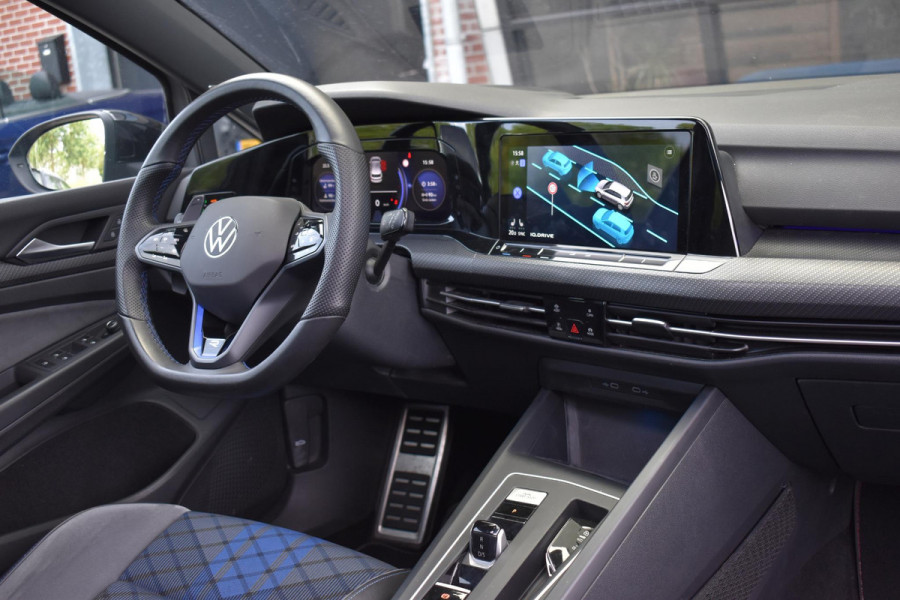 Volkswagen Golf 1.5 eTSI R-Line Pano HUD H&K Lane Camera