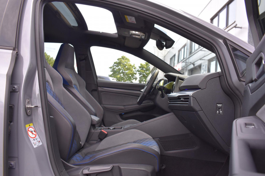 Volkswagen Golf 1.5 eTSI R-Line Pano HUD H&K Lane Camera